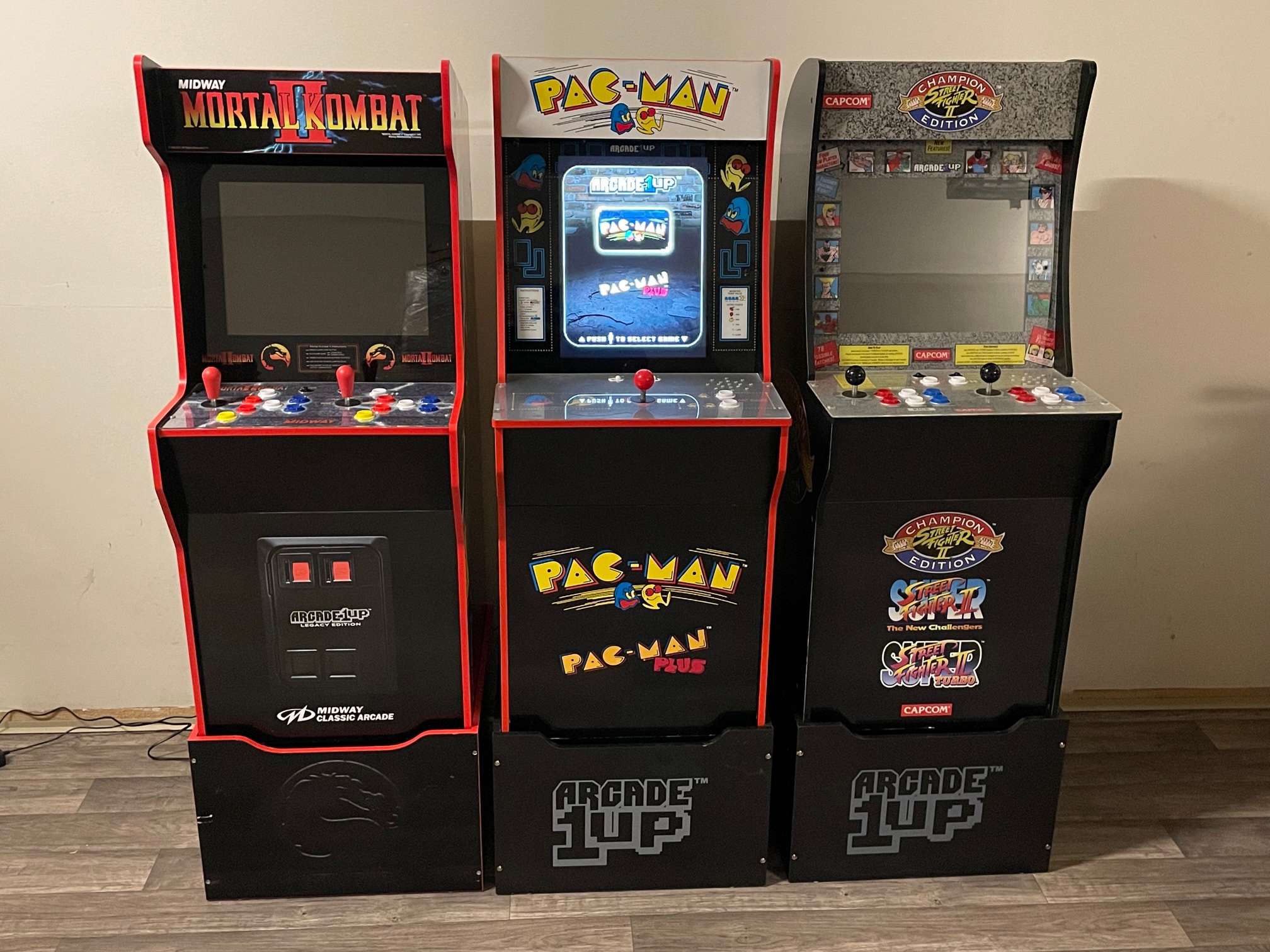 Arcadeautomat Mortal Kombat / Street Fighter / Pac-Man